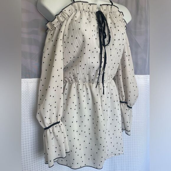 Polka Dot Off-Shoulder Top - Picture 6 of 7